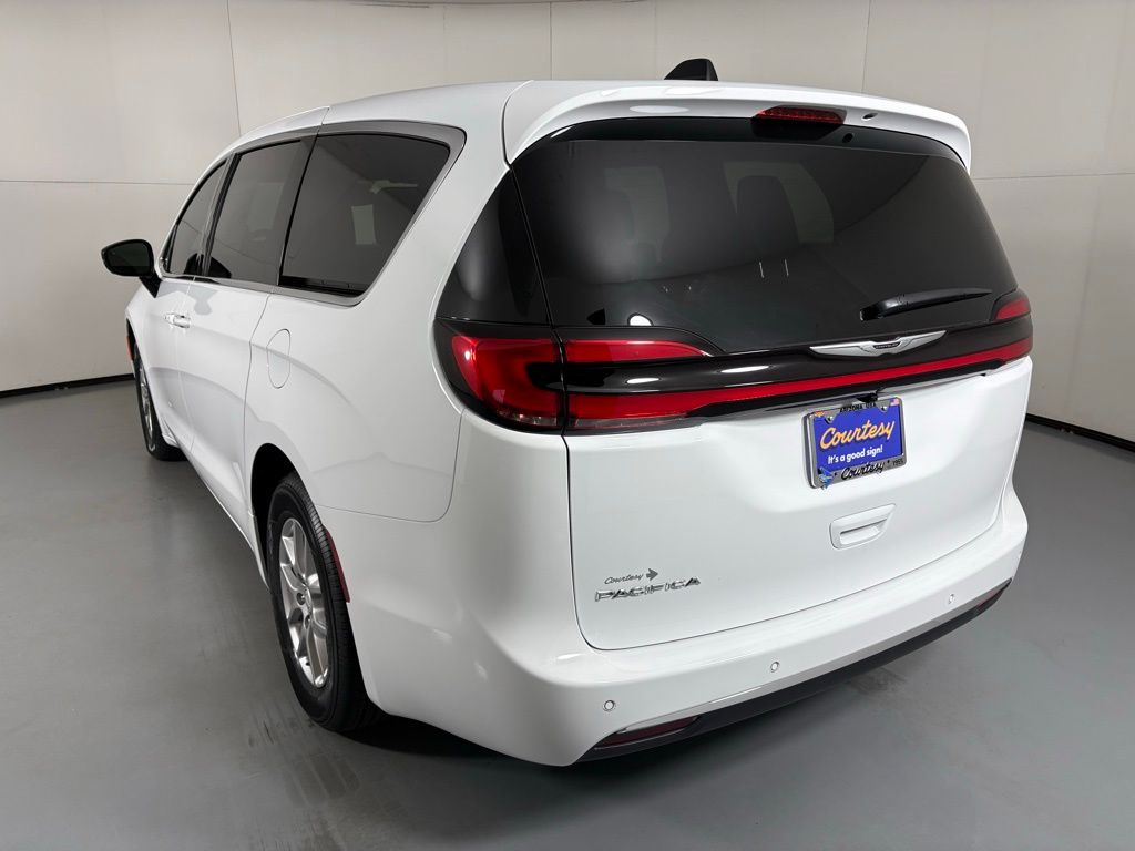 2026 Chrysler Pacifica Select - Photo 6