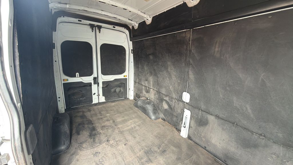 2023 Ford TRANSIT-250
