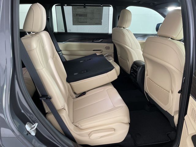 2025 Jeep Grand Cherokee L Limited - Photo 47