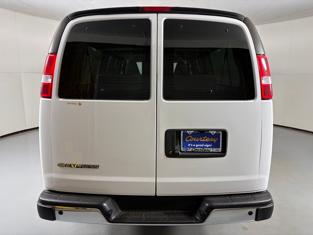 2024 Chevrolet EXPRESS 3500