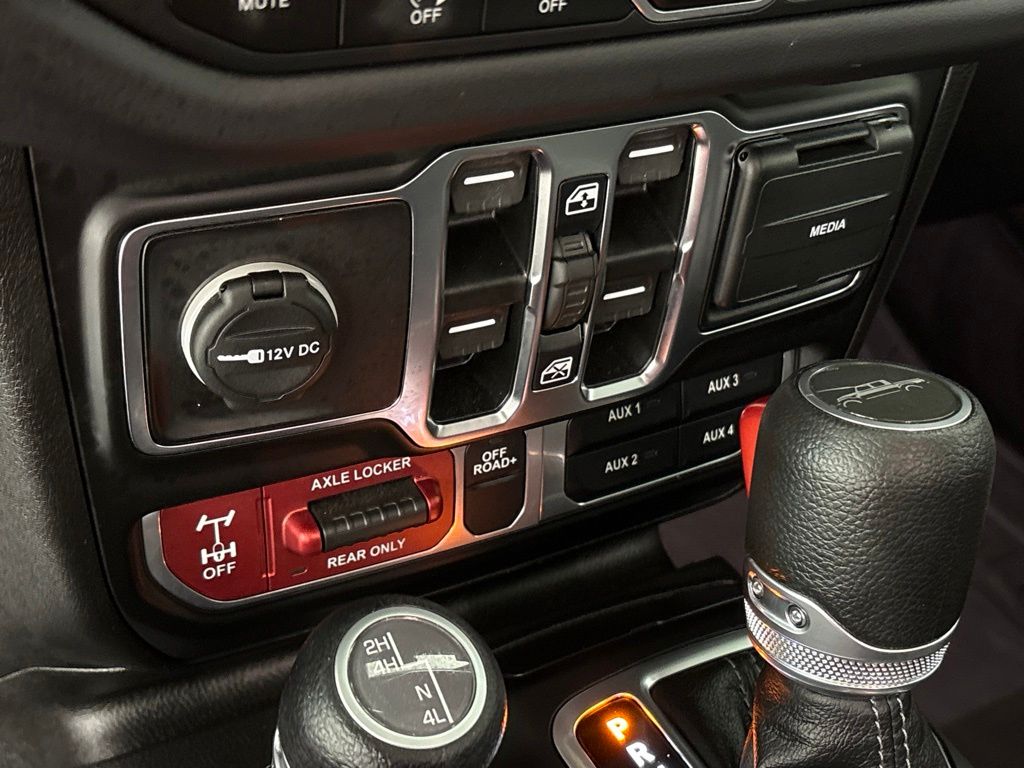 2025 Jeep GLADIATOR