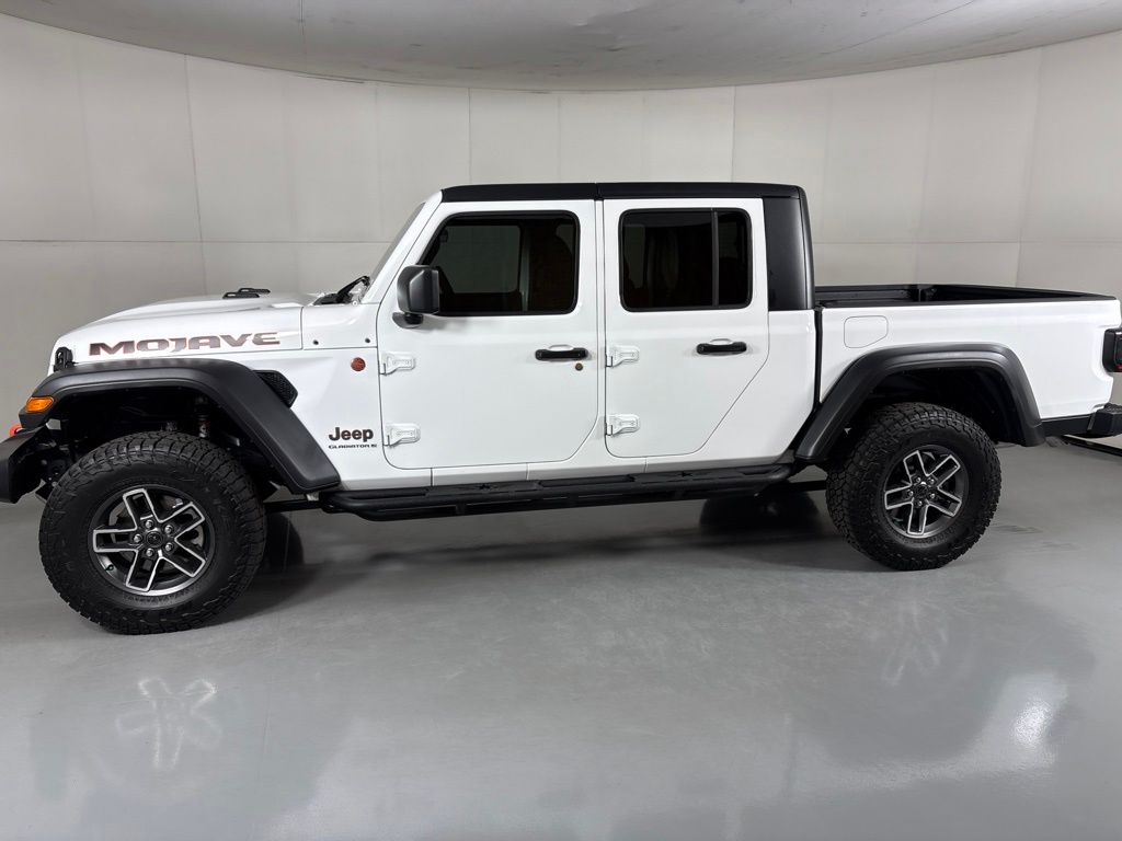 2025 Jeep GLADIATOR
