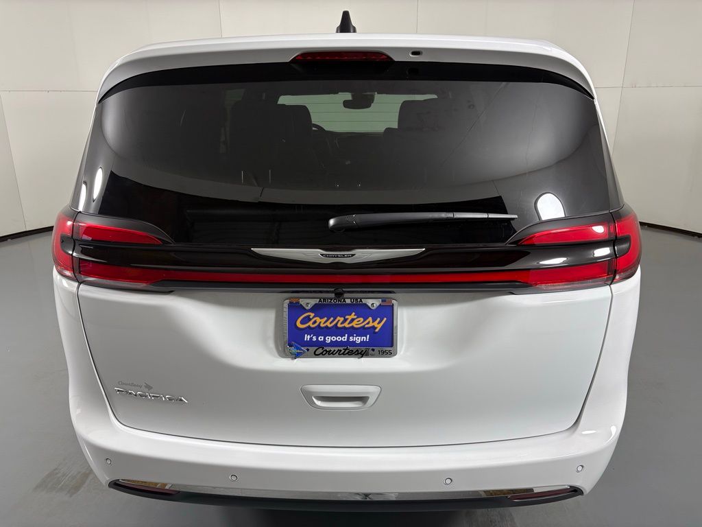 2026 Chrysler Pacifica Select - Photo 7