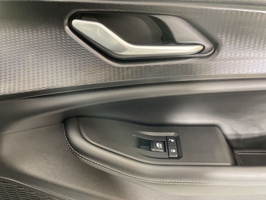 2025 Jeep Grand Cherokee Laredo - Photo 12