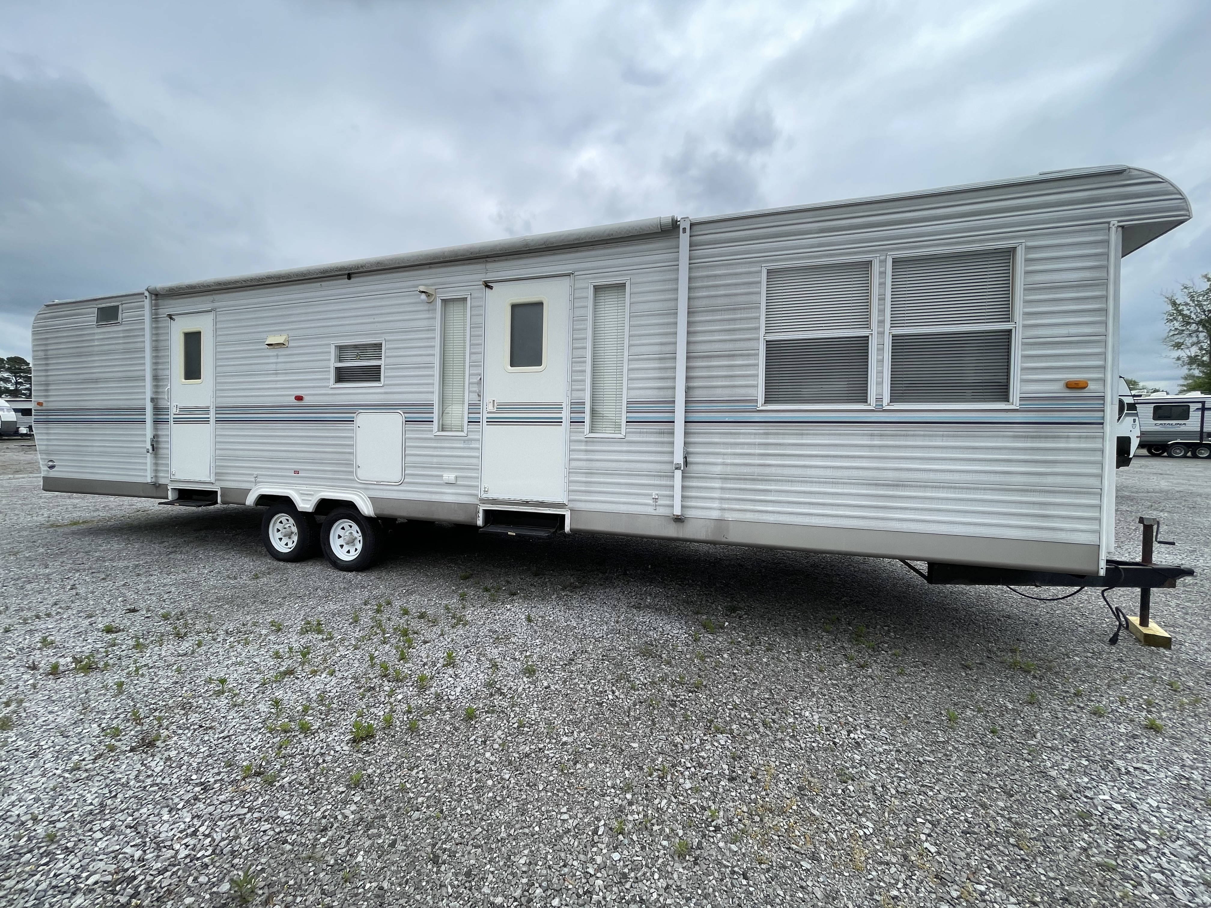 2002 HL Enterprise Premier