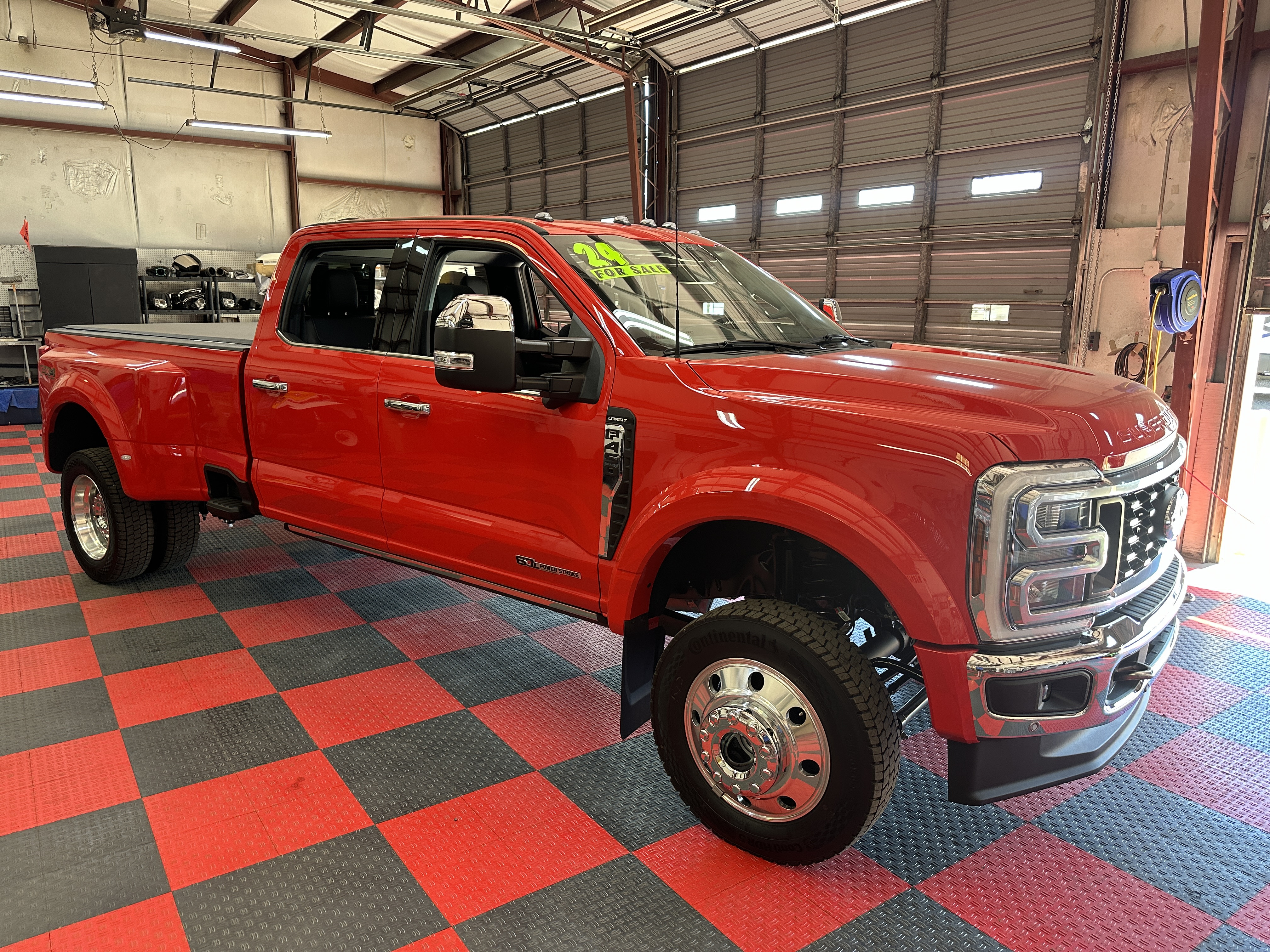 2024 Ford F-450 Super Duty Platinum - Photo 12