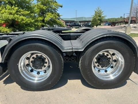 2023 Kenworth T680
