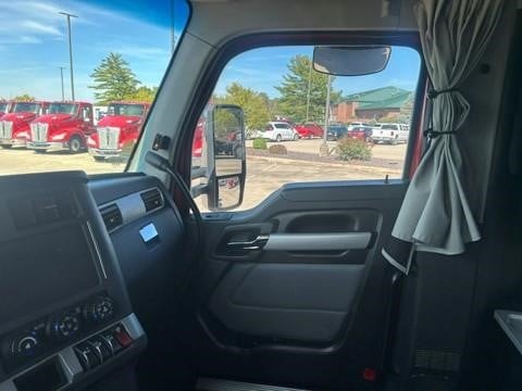 2024 Kenworth T680