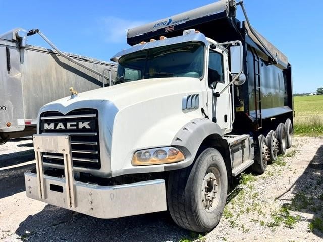 Photo of a 2020 Mack GRANITE 64BR