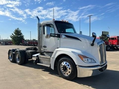 2023 Kenworth T680