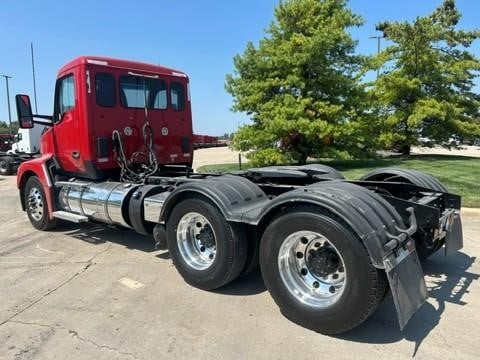 2023 Kenworth T680