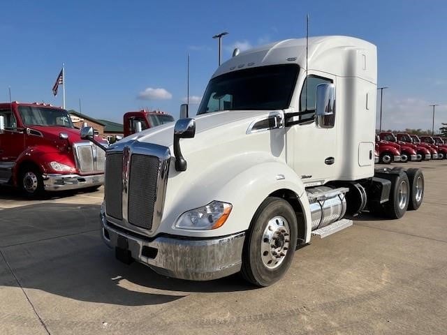 Photo of a 2021 Kenworth T680