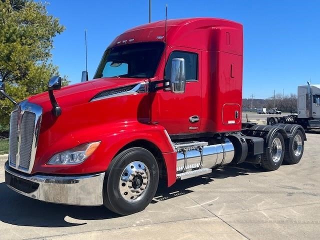 Photo of a 2023 Kenworth T680