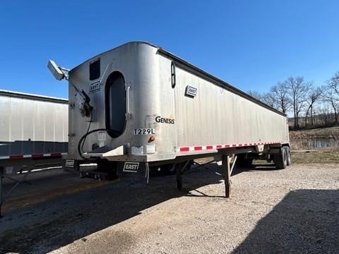 Photo of a 2015 East GENESIS HYBRID