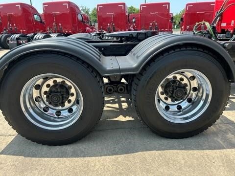 2023 Kenworth T680