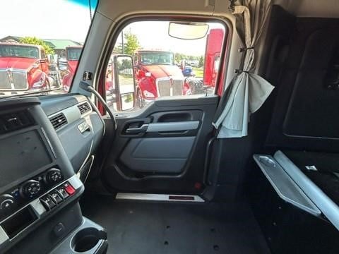 2023 Kenworth T680