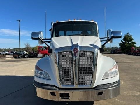 2023 Kenworth T680