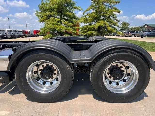 2022 Kenworth T680