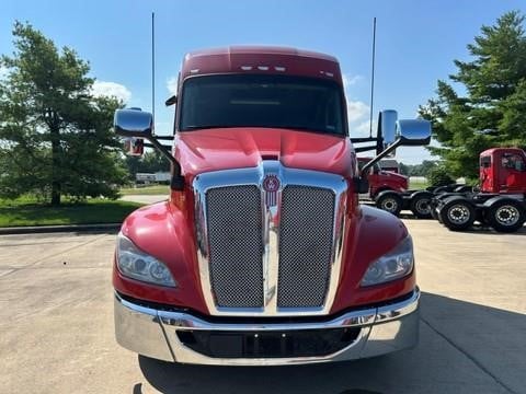 2023 Kenworth T680