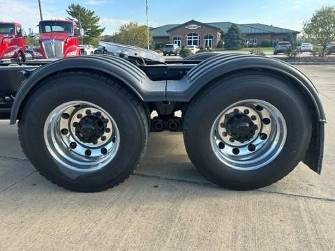 2023 Kenworth T680