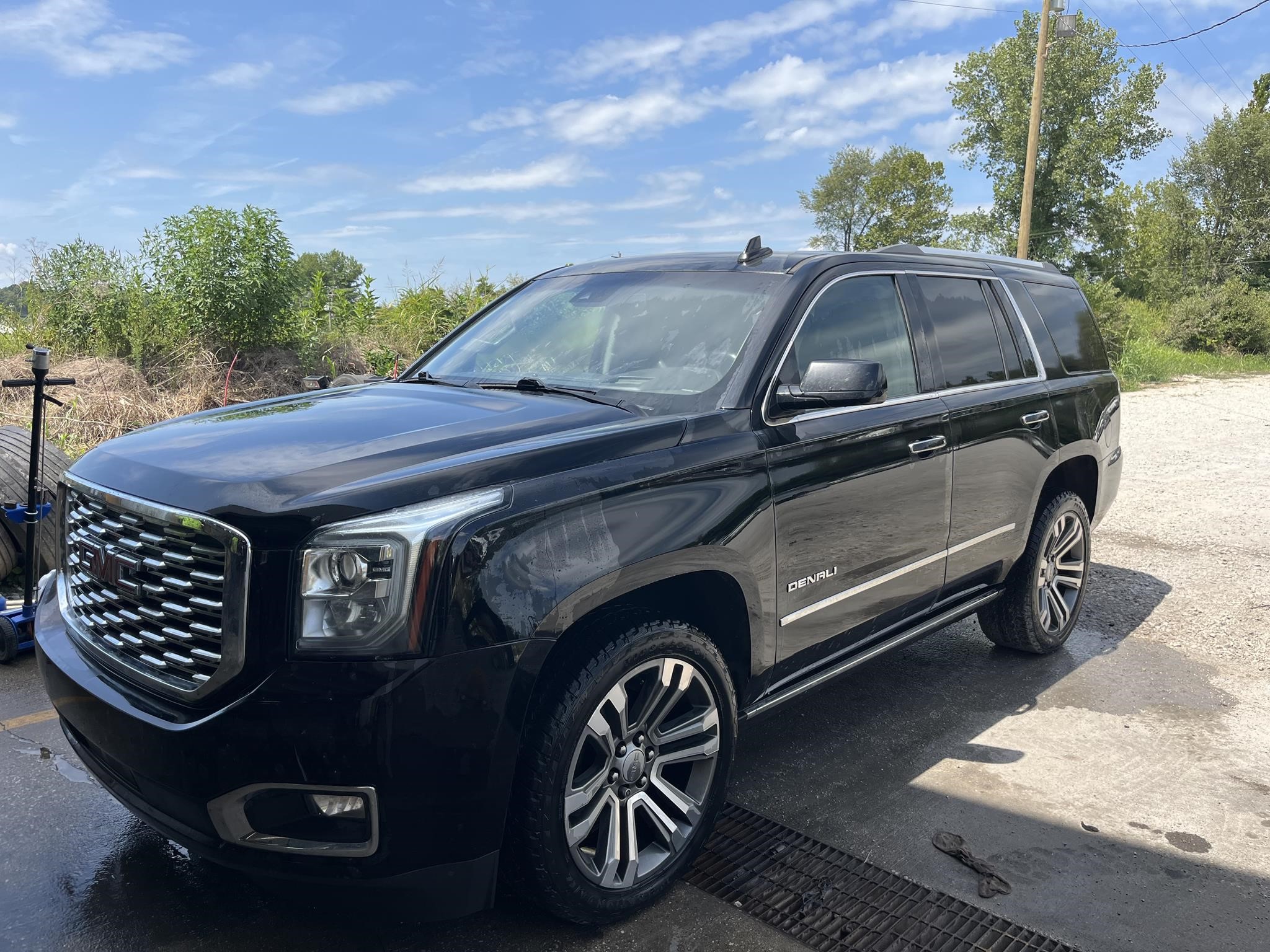 Photo of a 2020 GMC YUKON DENALI