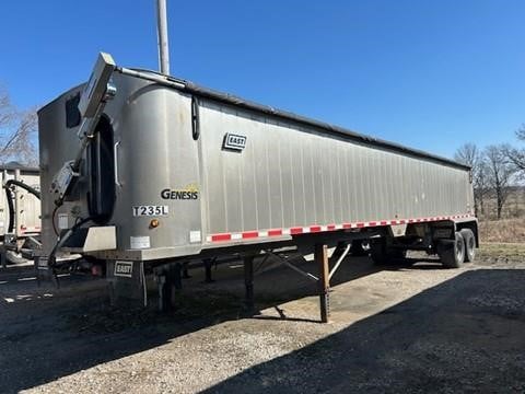 Photo of a 2016 East GENESIS HYBRID