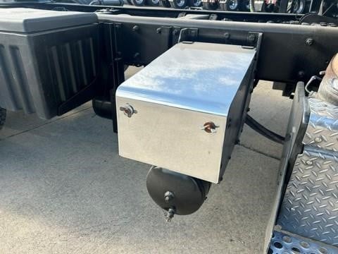 2023 Kenworth T680