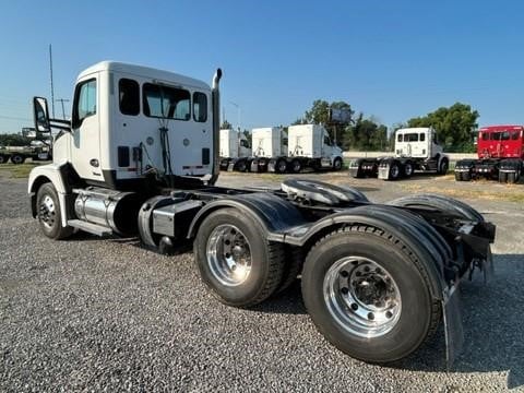 2023 Kenworth T680