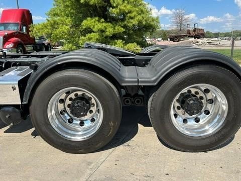 2023 Kenworth T680