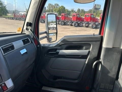 2024 Kenworth T680