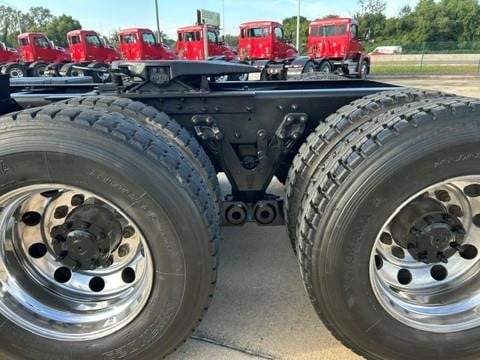 2023 Kenworth T680