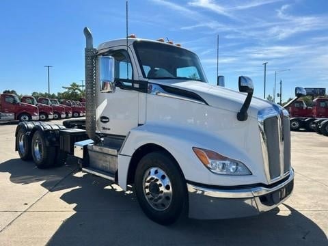 2023 Kenworth T680