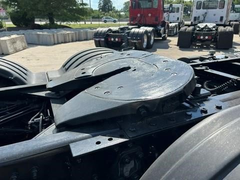 2023 Kenworth T680
