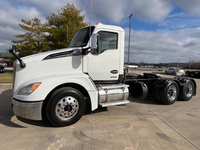2023 Kenworth T680