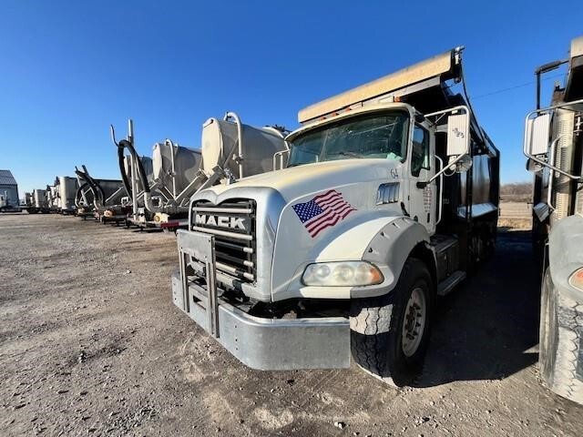 2018 Mack GRANITE GU813