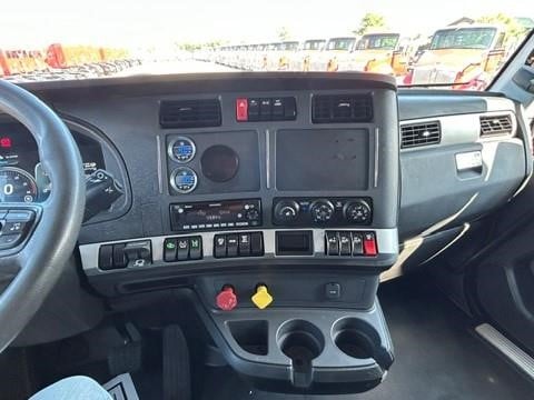 2023 Kenworth T680