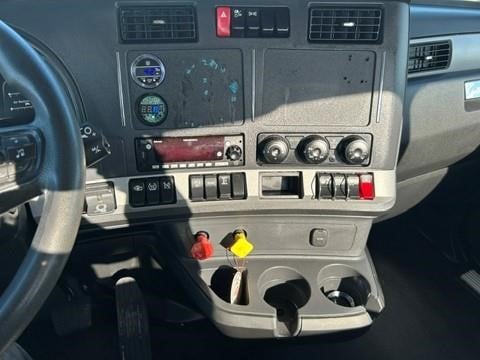 2023 Kenworth T680