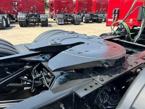 2023 Kenworth T680