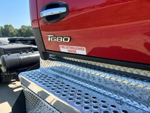 2023 Kenworth T680