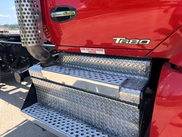 2022 Kenworth T680