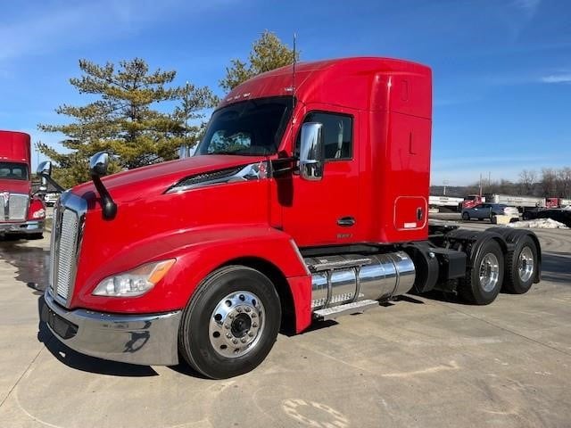 Photo of a 2023 Kenworth T680
