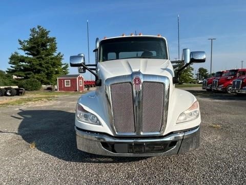 2023 Kenworth T680