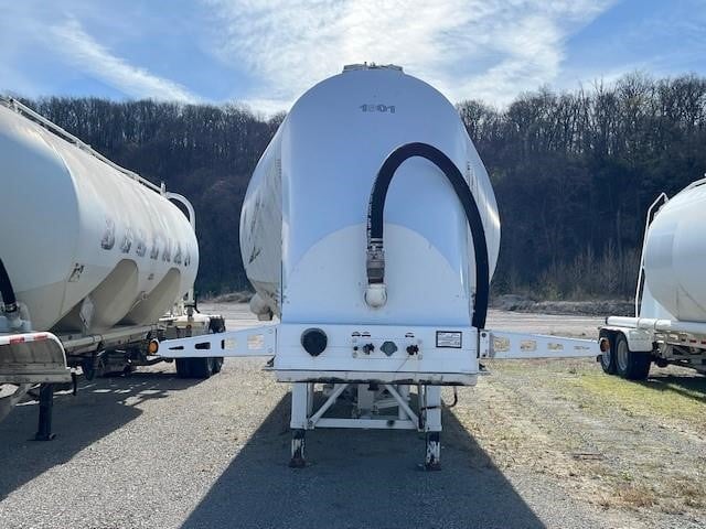 Photo of a 2015 Mac 1833CF