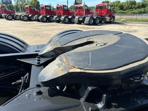 2023 Kenworth T680