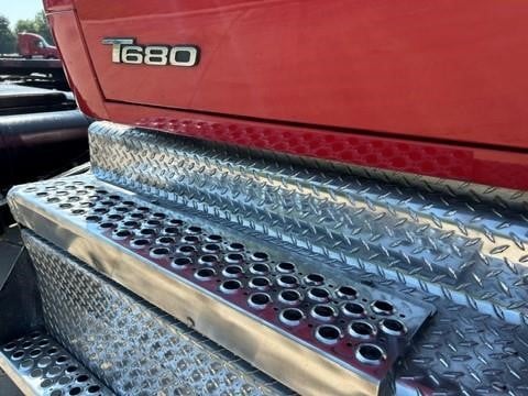 2022 Kenworth T680