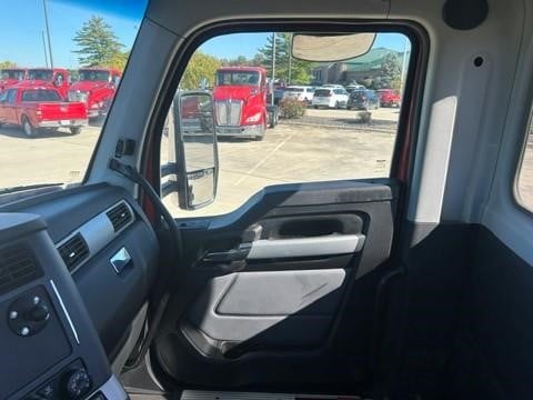 2024 Kenworth T680