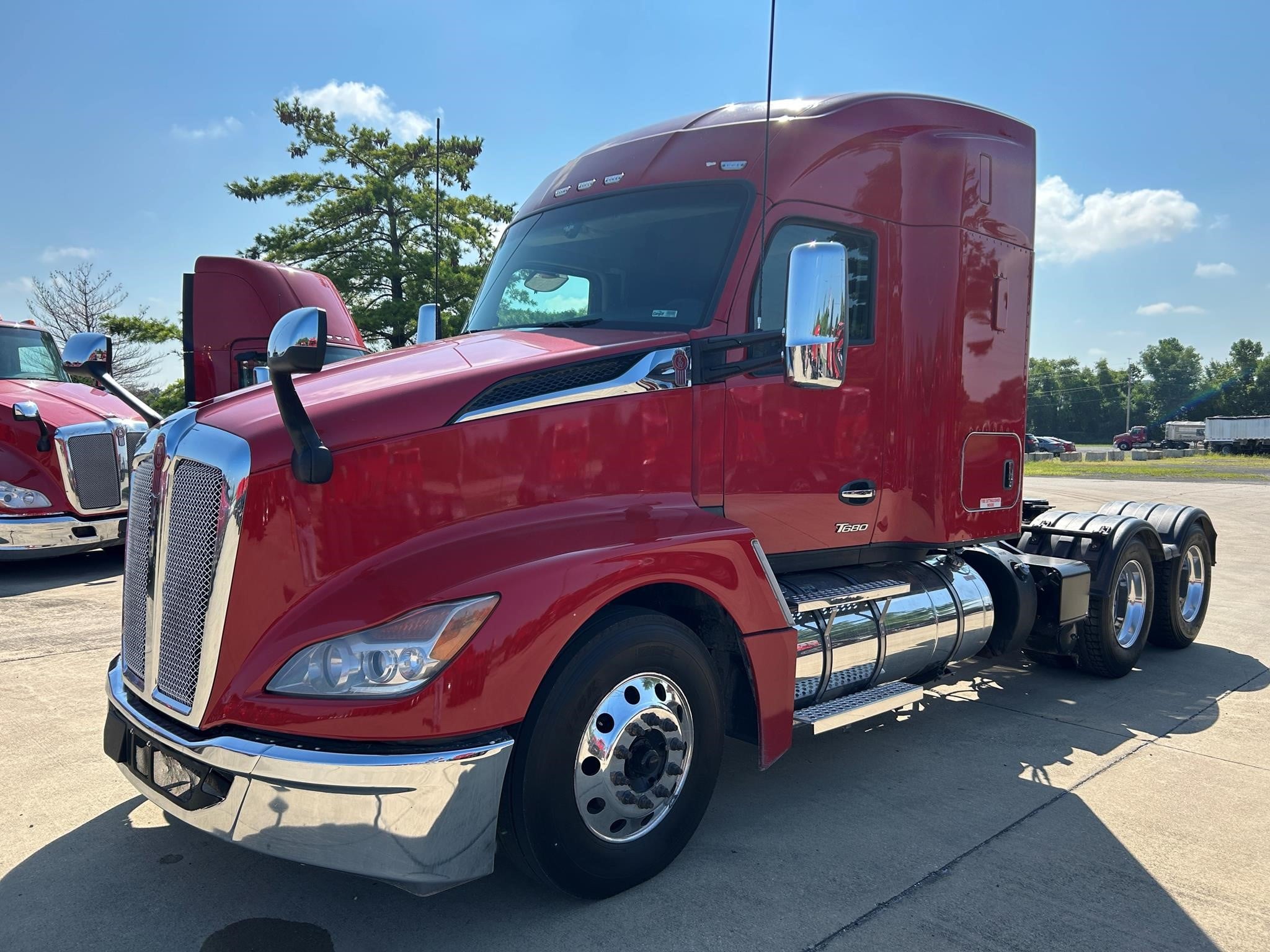 Photo of 2023 Kenworth T680