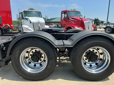 2023 Kenworth T680
