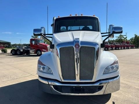 2023 Kenworth T680