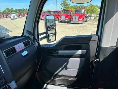 2023 Kenworth T680